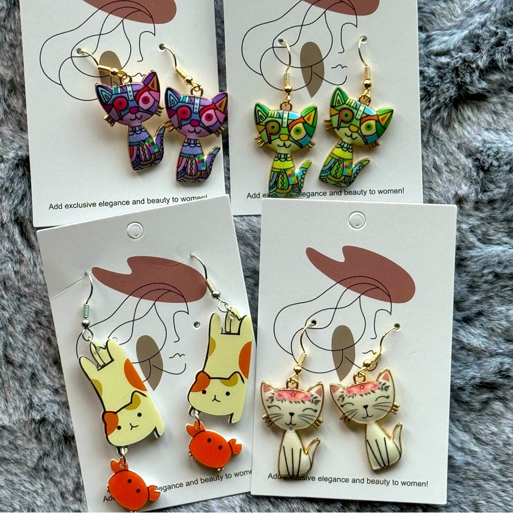 Cats fan earrings new set of 4